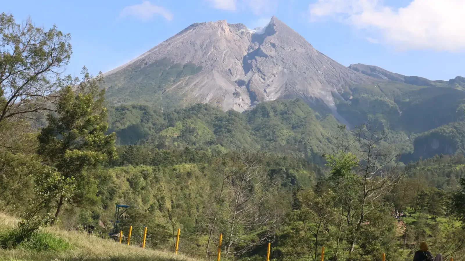 Trekking Merapi Volcano by Kalitalang