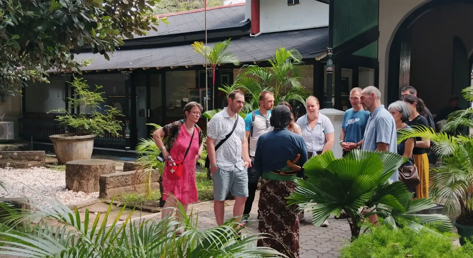 Yogyakarta Palace and Watercastle Guided Tour