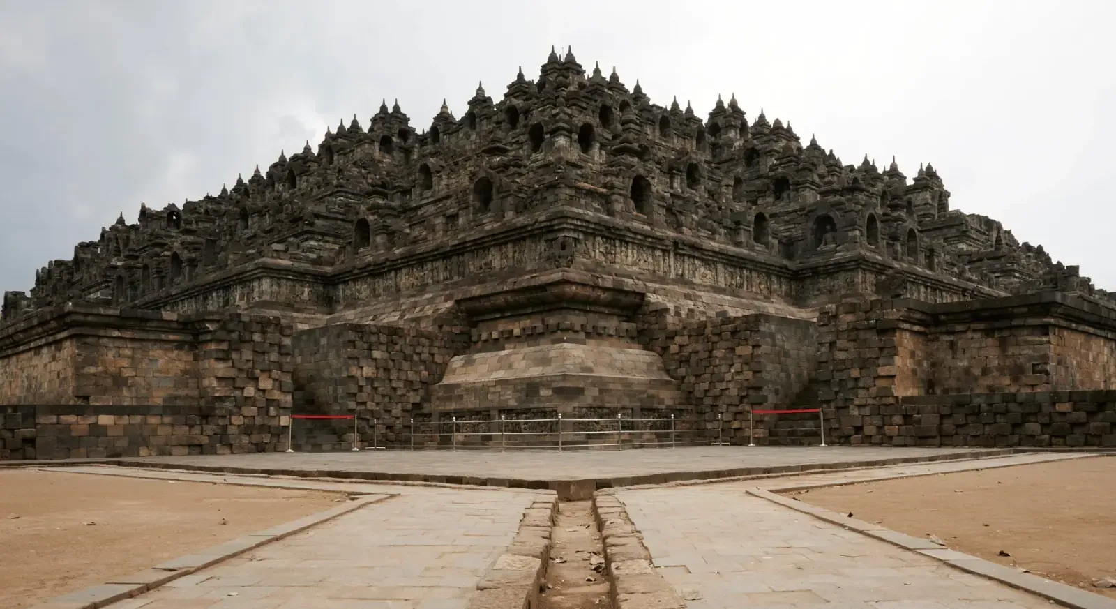 Yogyakarta: Palace, Water Castle & Temples Tour