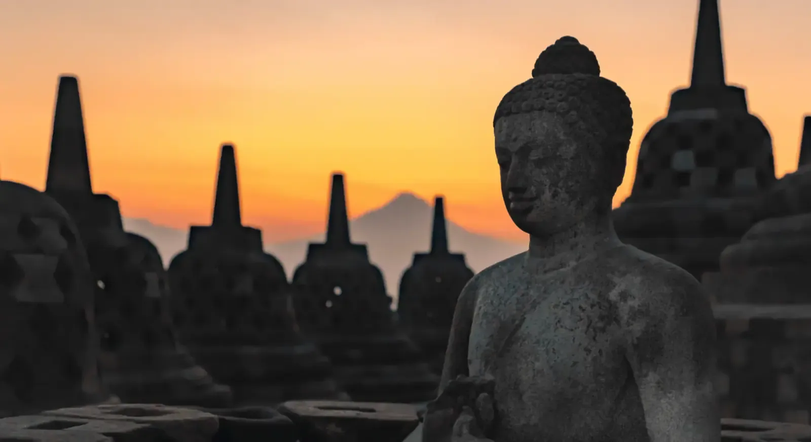 Yogyakarta: Sunrise Borobudur & Prambanan Tour