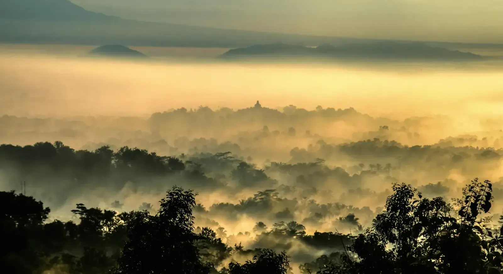 Yogyakarta: Sunrise Borobudur & Prambanan Tour