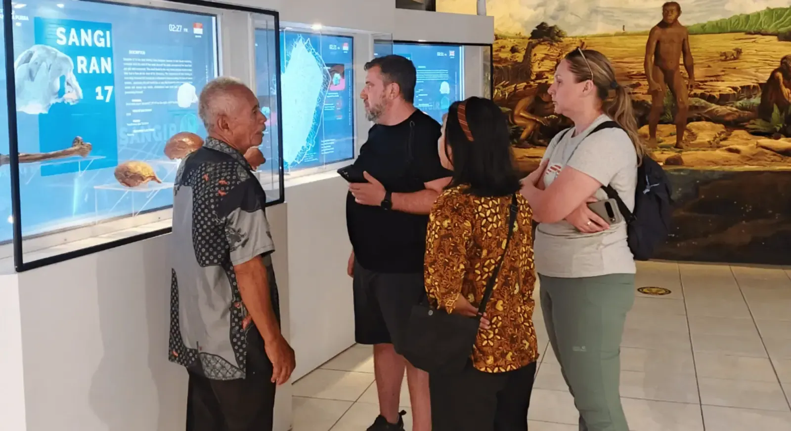 Surakarta: Royal Heritage & Sangiran Museum Tour